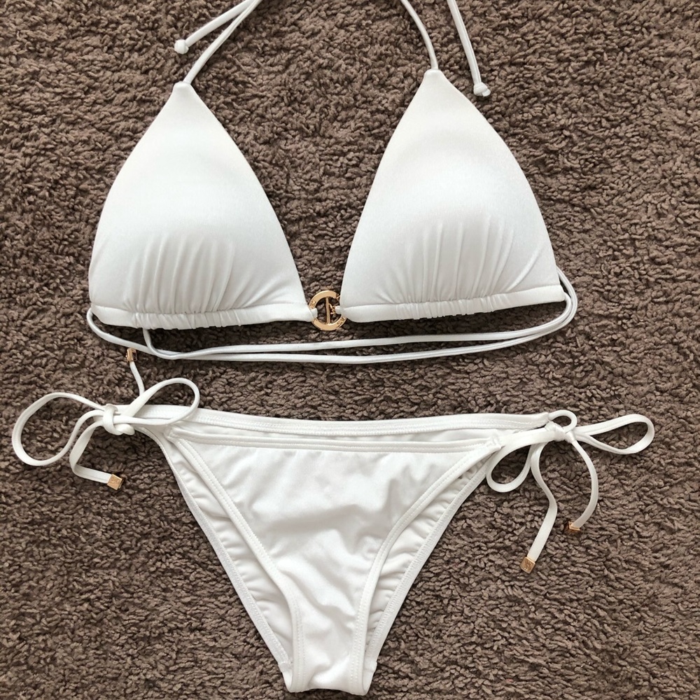 Victoria’s Secret bikini set